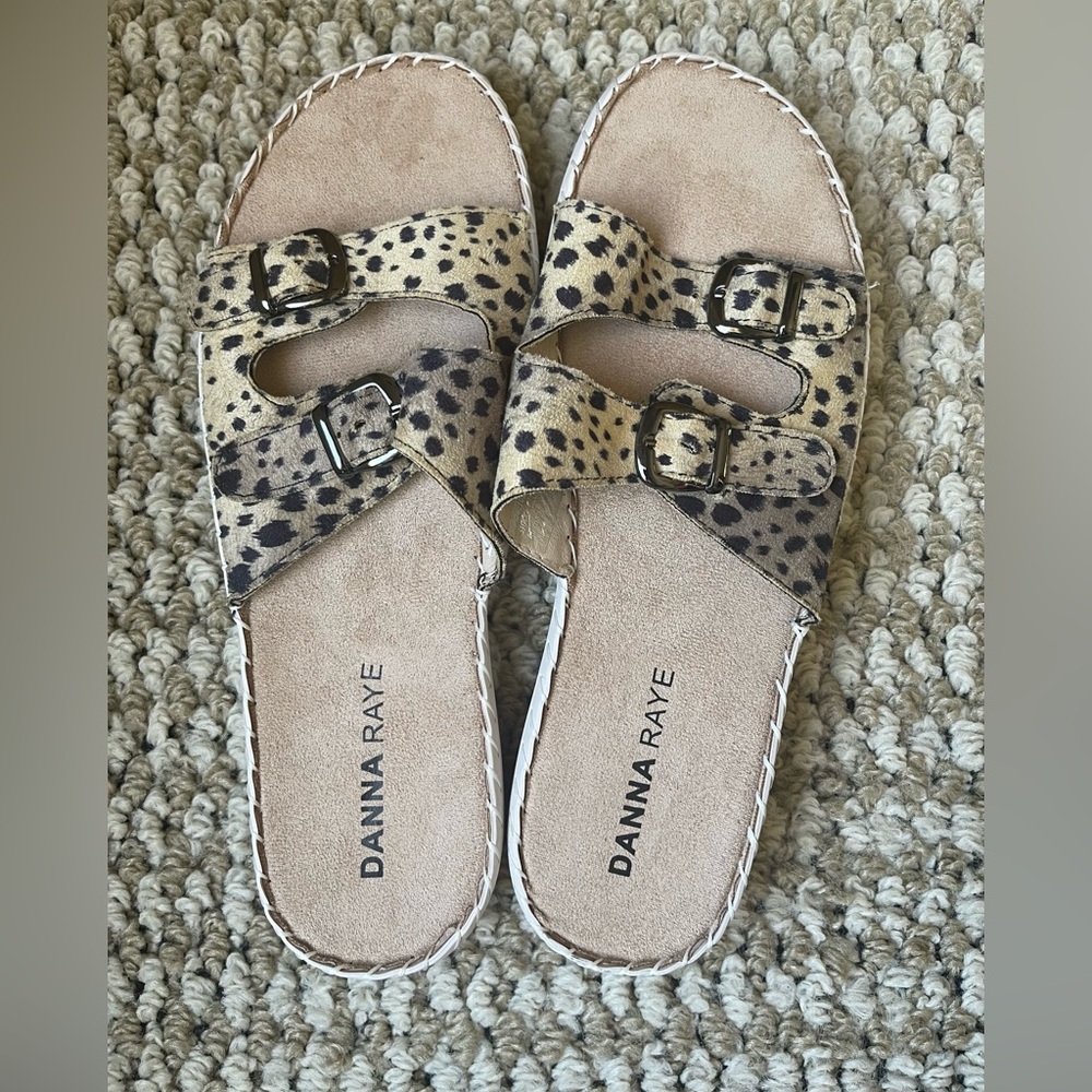 NWOT Danna Raye leopard print sandals